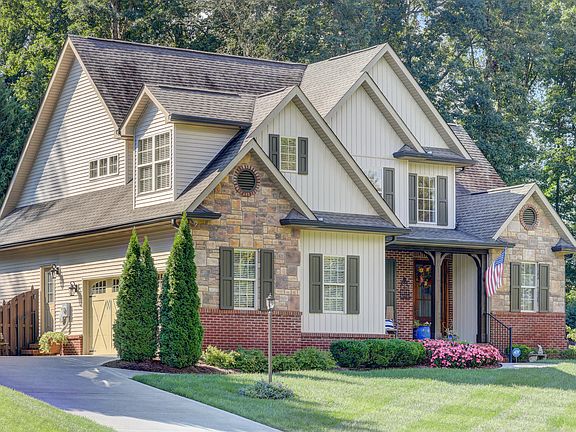 2nd image of 12914 Siena Ln