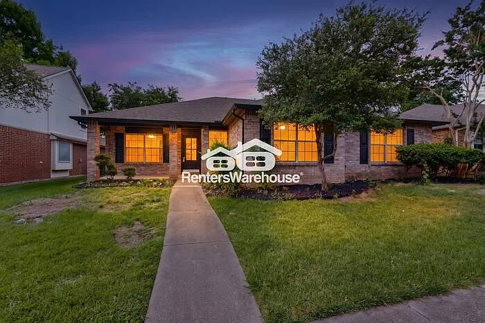 4405 San Mateo Ln — Photo 1