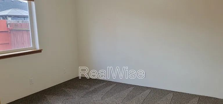 2210 SW Bridge St — Photo 13