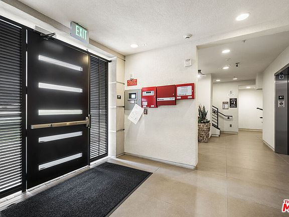 3rd image of 12526 W Fielding Cir Unit 6