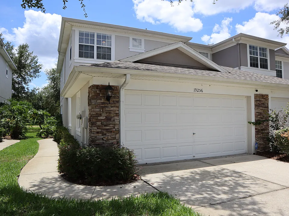 19256 Stone Hedge Dr