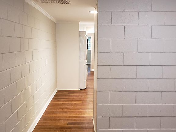 5th image of 103 E Umstead St APT A
