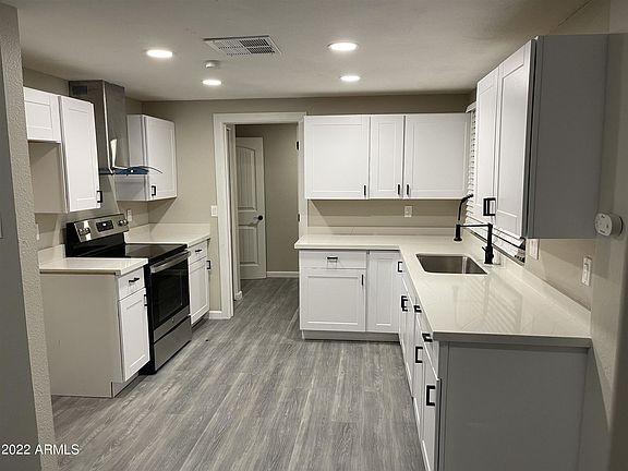 4th image of 7308 W Indianola Ave