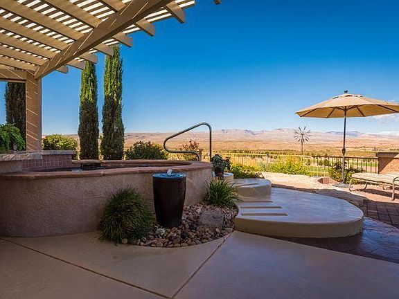 2nd image of 1838 W Lazy River Dr