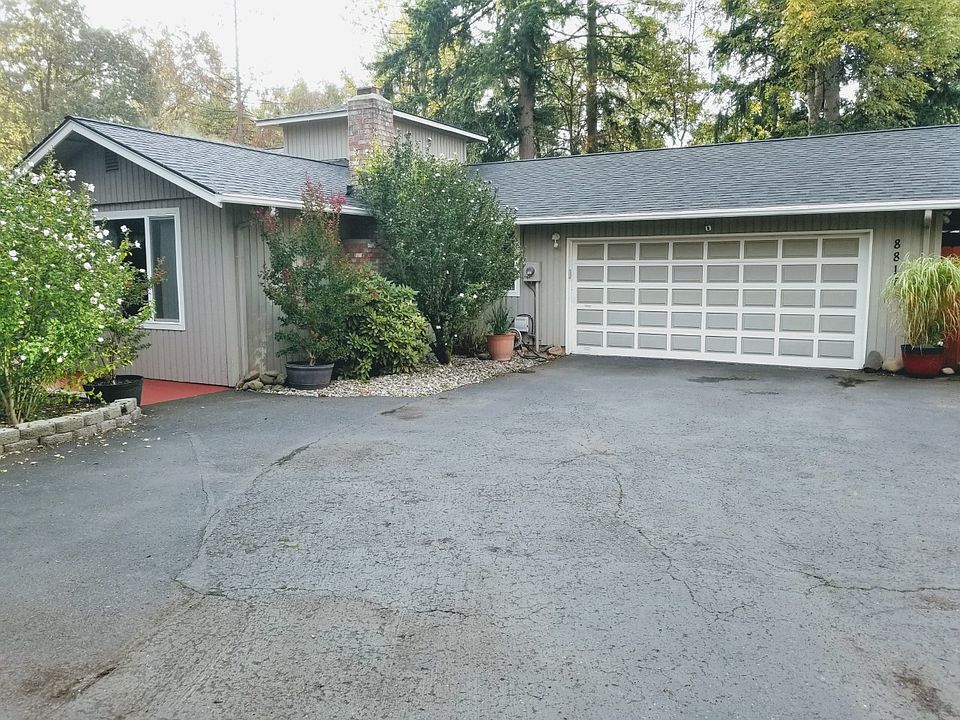 1st image of 8817 NE 33rd St