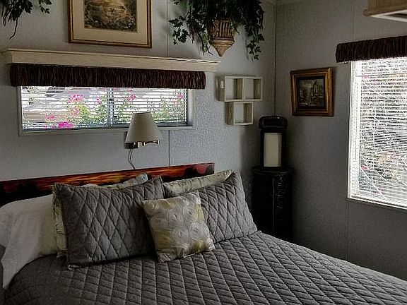 5th image of 4605 S Priest Dr #150