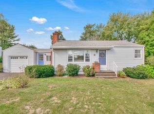 15 Edbert Dr, Holyoke, MA 01040