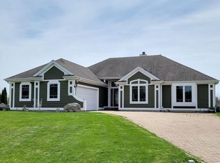 W2067 Autumns Rest Ct, Helenville, WI 53137