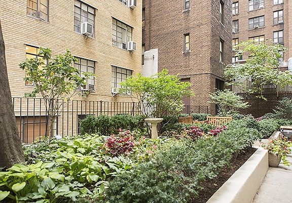 5th image of 304 W 75th St APT 5B