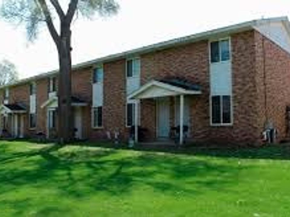 1st image of 863 Lincoln Ave APT 3
