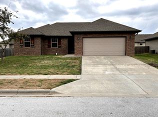 1305 S Venice Ave, Republic, MO 65738