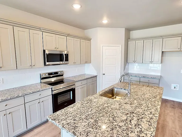 5803 Waverly Ave — Photo 12