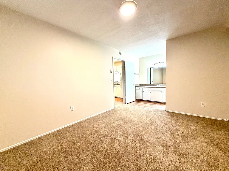 Sweetbriar Apartments — Photo 6