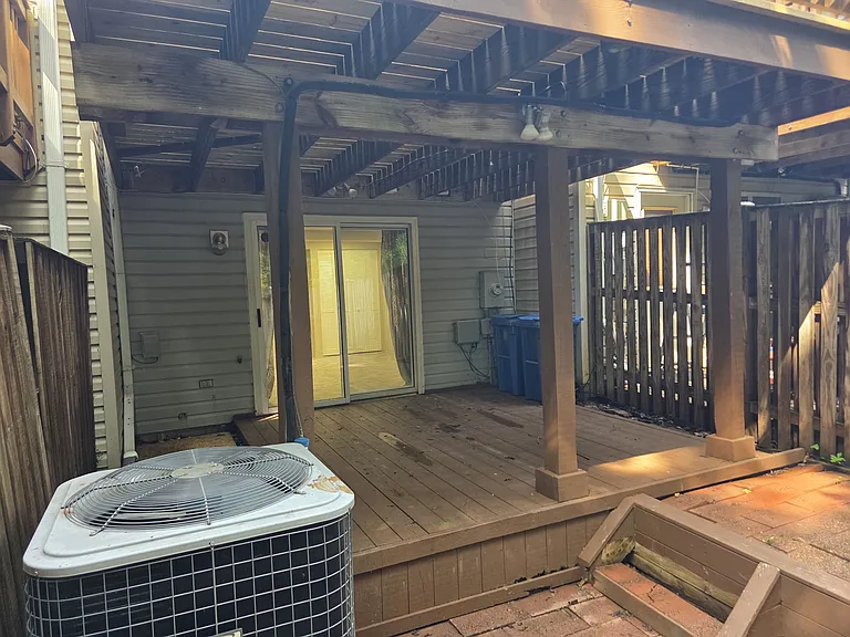 19136 Partridge Wood Dr — Photo 33