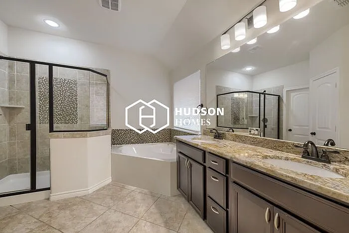 1604 Flamingo Dr — Photo 10