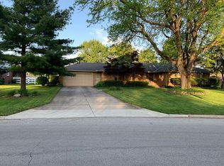621 E Circle Dr, Findlay, OH 45840
