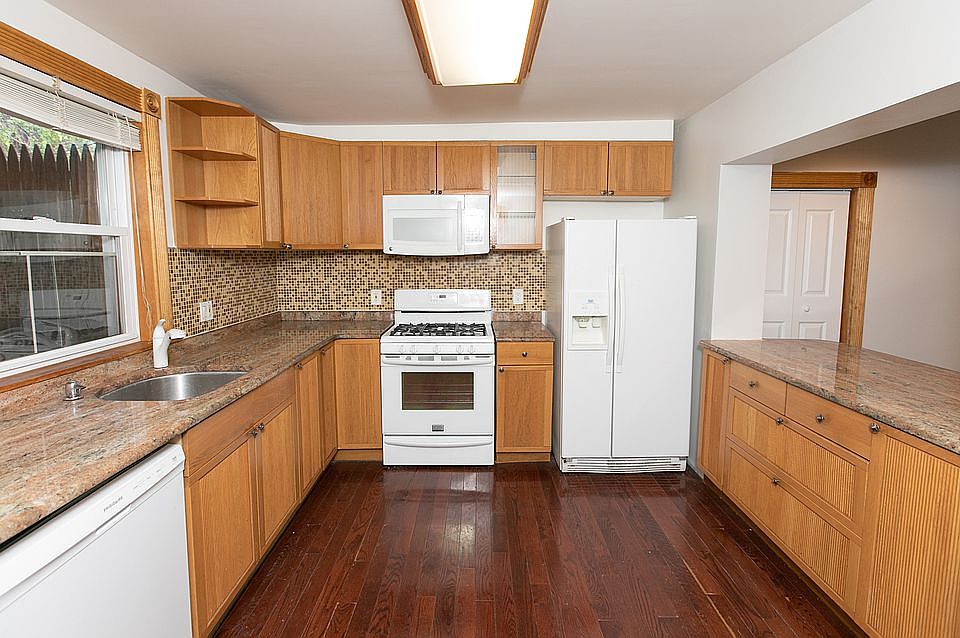 1st image of 988 N Randolph St #A