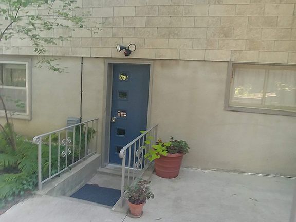 2nd image of 420 Ash Ave #1