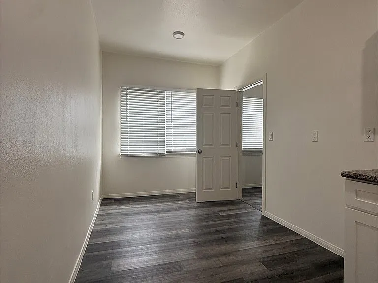 2001 Cedar Ave #13 — Photo 1