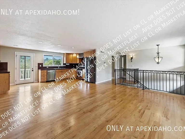 801 N Haines St — Photo 9