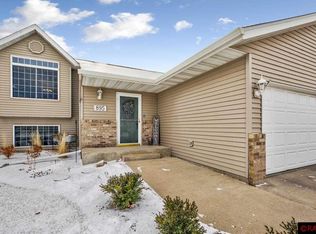 895 25th St NE, Owatonna, MN 55060