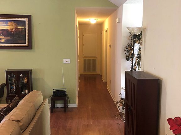 5th image of 702 Deerfield Dr