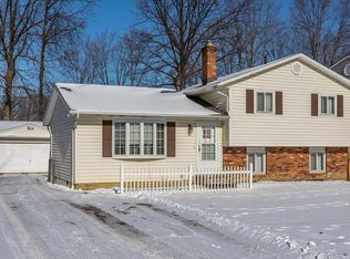 38277 Poplar Dr, Willoughby, OH 44094