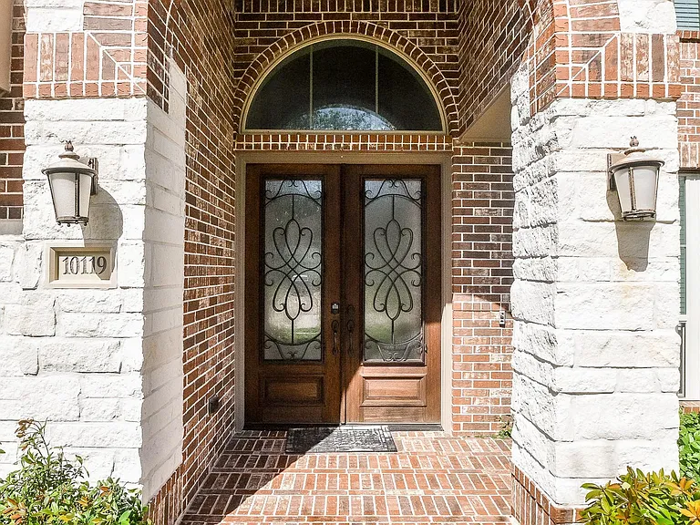 10119 Peytons Grace Ln — Photo 3