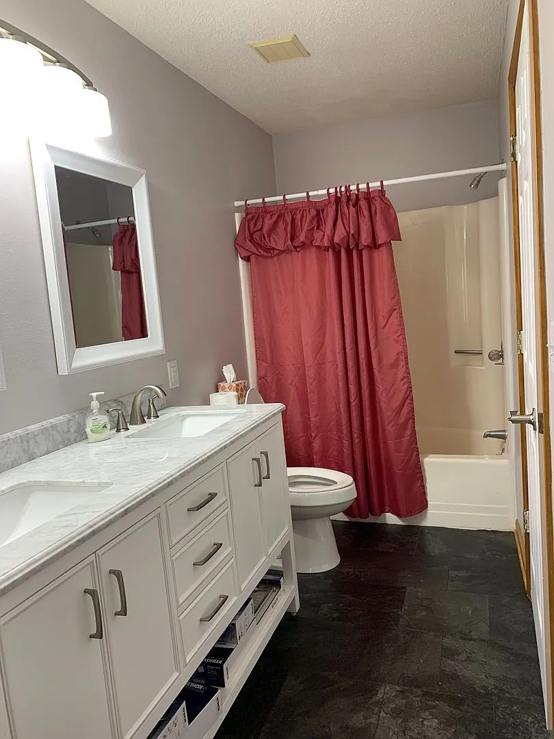 2 Bedroom 1.5 Bath Townhouse — Photo 1