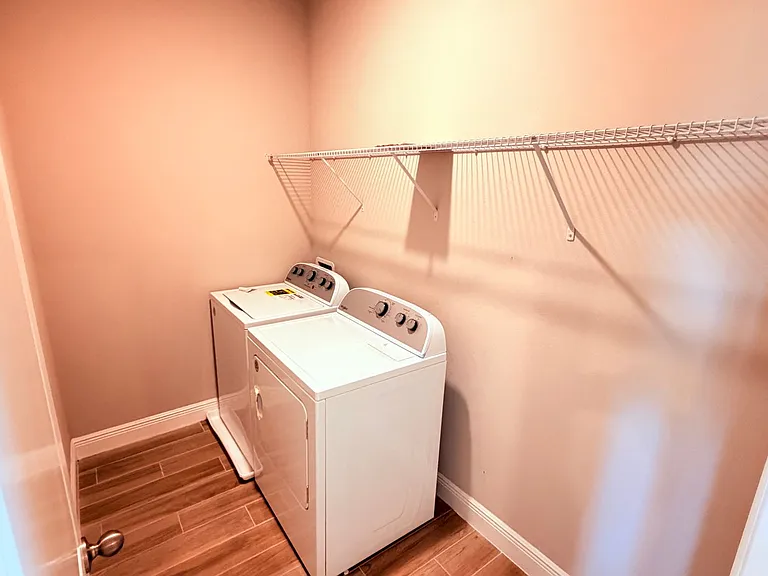 6495 Cyrils Dr — Photo 27