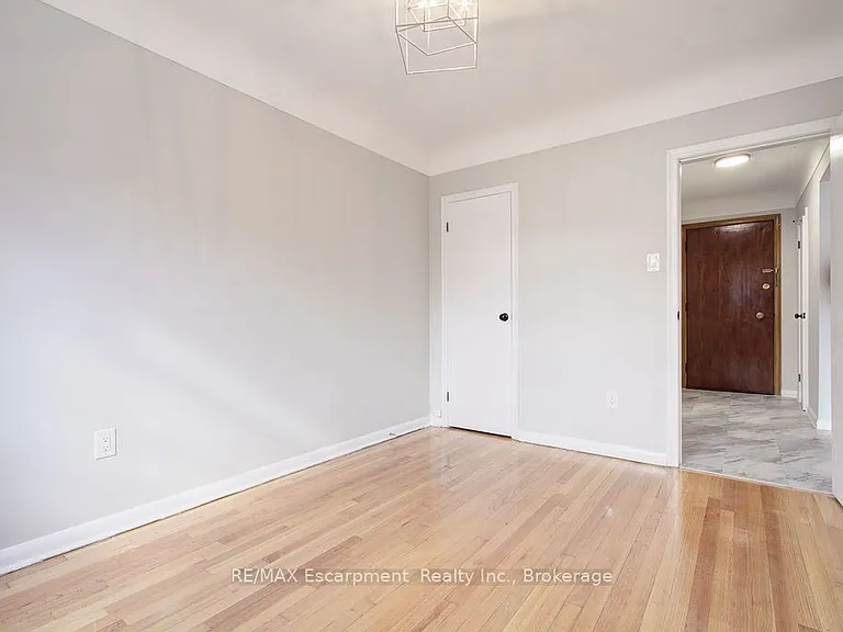 830 Robinson St #204 — Photo 10
