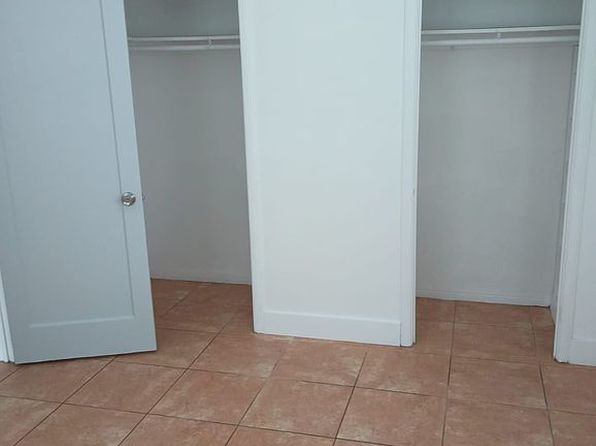 miami-florida-443595097 picture