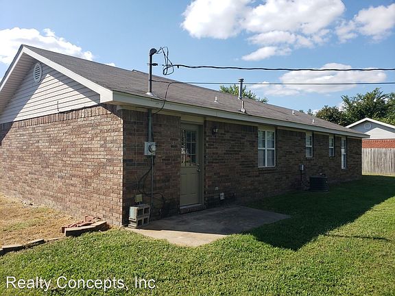3rd image of 268 N Kelsey Ln