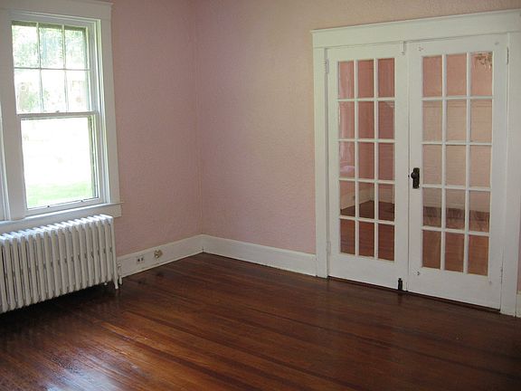 5th image of 1005 N Concord Ave