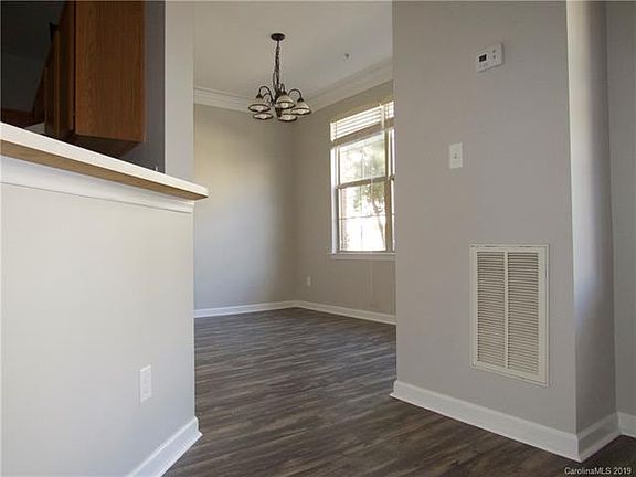 3rd image of 6435 Quarterbridge Ln