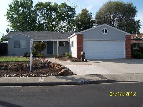 Front (Free Gardening Service)