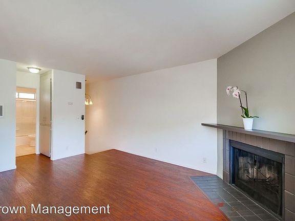 4th image of 3739 Ingraham St APT A
