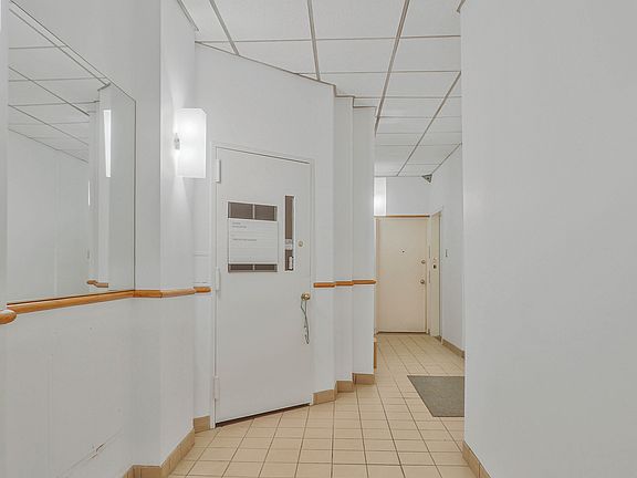 4th image of 420 W 23rd St APT Gf