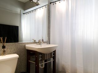 940 S Hillcrest Ave, Elmhurst, IL 60126