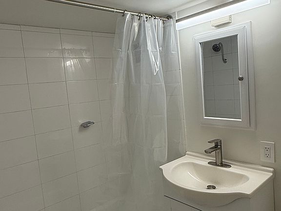 5th image of 457 Green St #C