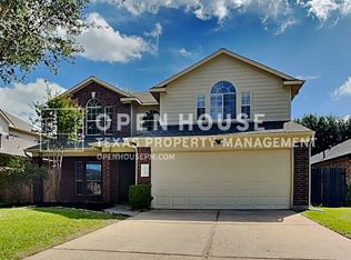 31710 Royal Woods Ct, Conroe, TX 77385