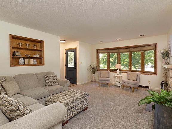 2nd image of 111 Pleasant Dr