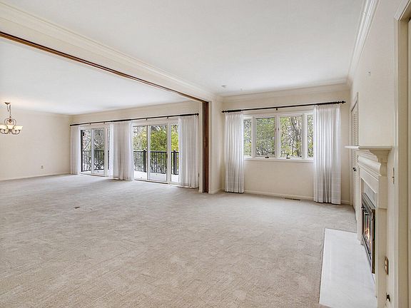 5th image of 4040 Greenleaf Cir APT 212