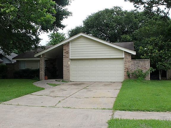 2nd image of 520 Dawn Dr