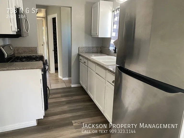 738 N G St — Photo 8