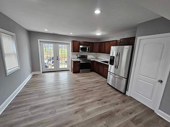 2nd image of 310 Magnolia Ter