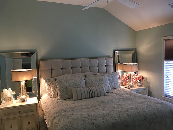 2nd image of 703 Paige Ln