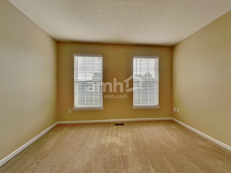 2452 Featherston Ct — Photo 19