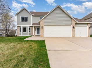 6877 Skylark Ct S, Cottage Grove, MN 55016