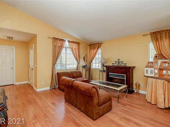 5th image of 2422 Mango Bay Ave